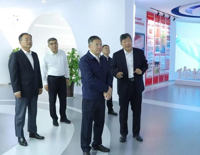 周立伟调研yh0612cc银河集团强调：聚焦“理念、机制、模式、业态、技术”五个创新，擦亮国有商业企业“金字招牌”
